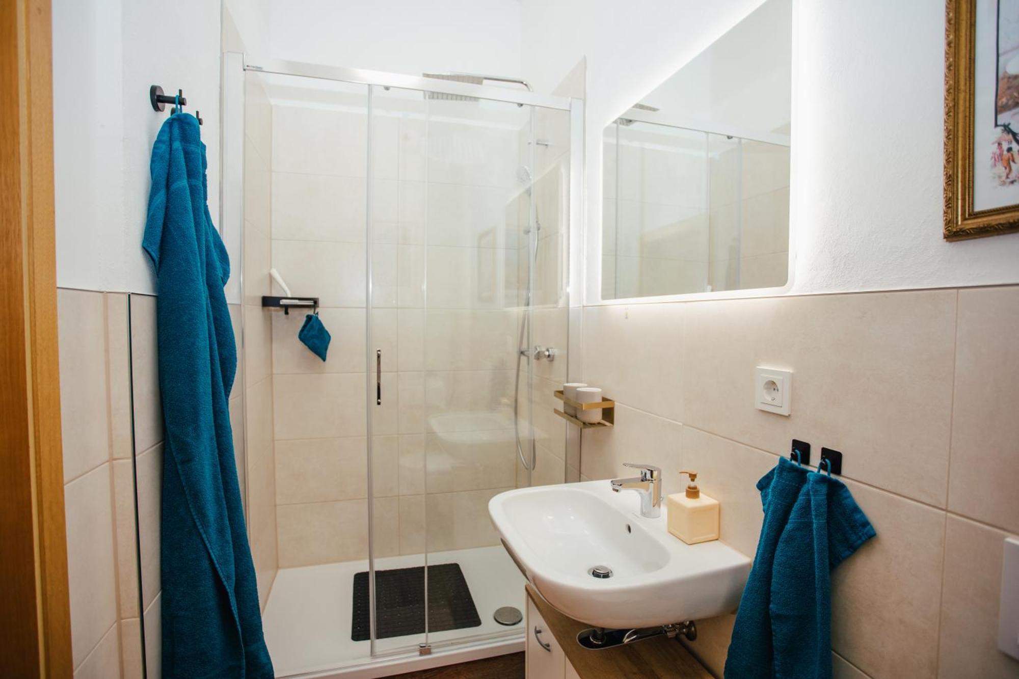 Apartment Kaiser-wilhelm-suite By Meis In Zentral